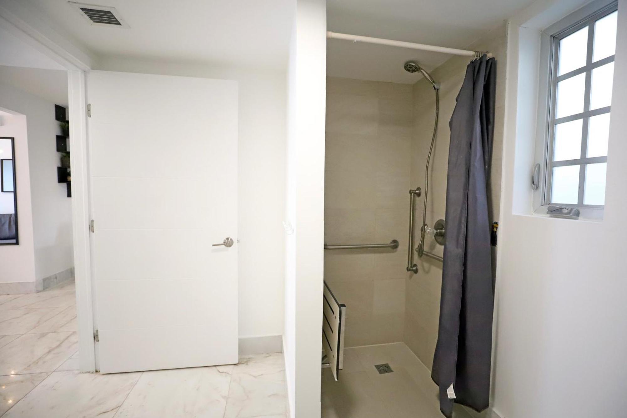 South Beach 2 Bedroom Family Pet Friendly Apartment With Free Parking On Premise Маямі-Біч Екстер'єр фото